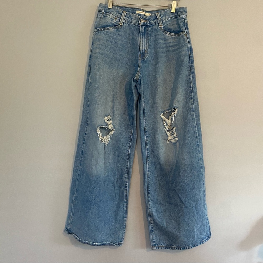 Levi’s ’94 Baggy Wide Leg Distressed Jean Size 28